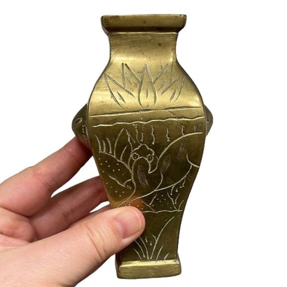 Antique Chinese 6” Brass Vase Etched Birds & Flowers Raised Heads on 2 Sides - Picture 9 of 9